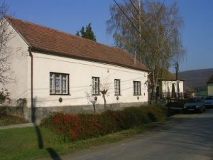Cserénfa könyvtár