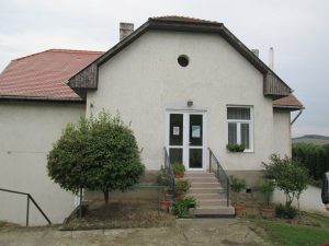 Ecseny könyvtár