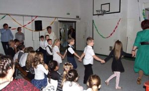 Royal Dance-Sings